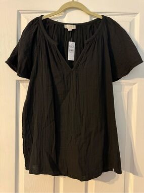 LOFT Black Short Sleeve Gauzy V-Neck Blouse